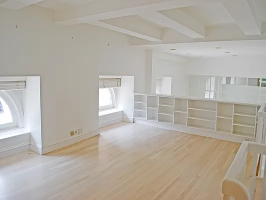 Rented by Sotheby's International Realty | media 23