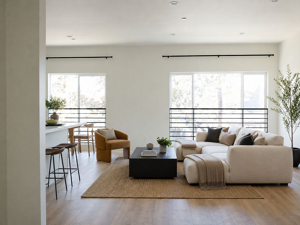 1st image of 5259 Lexington Ave #3