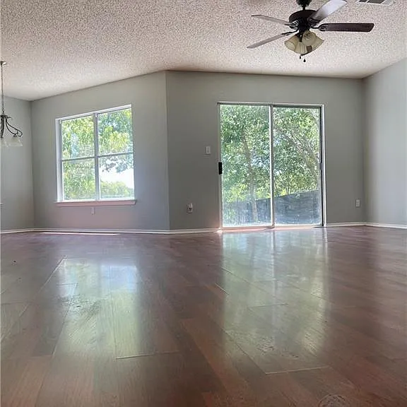12915 Heyerdahl — Photo 4
