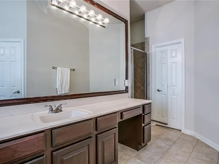 4193 Victory Dr — Photo 23