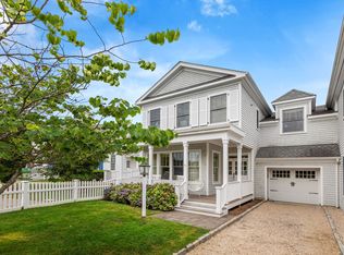 16 Pond Xing, Southampton, NY 11968
