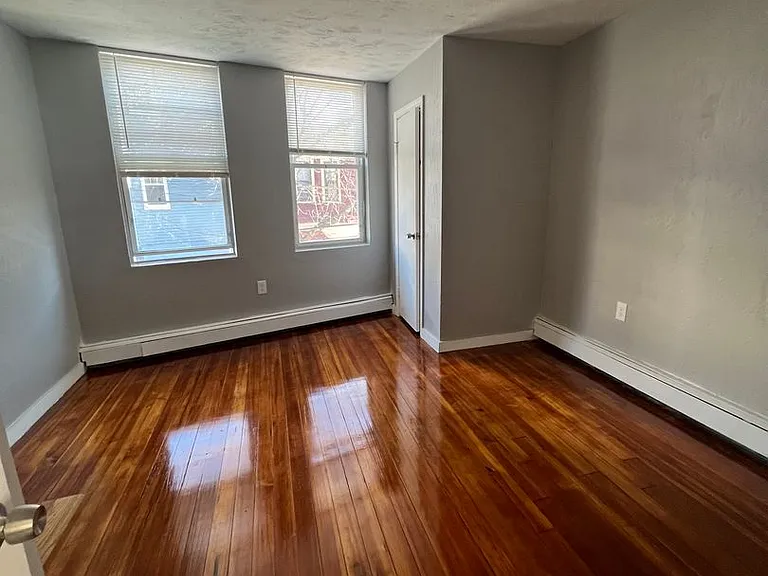 46 Shawmut St — Photo 7