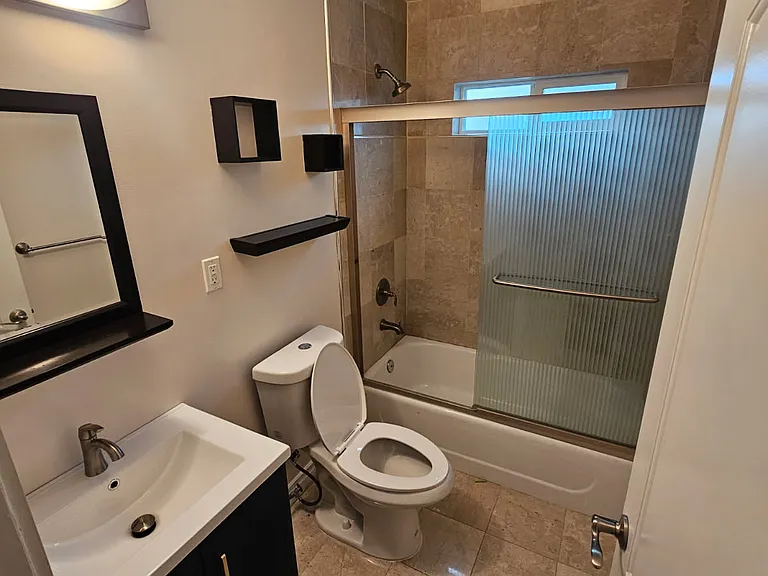 7425 Berne St — Photo 22