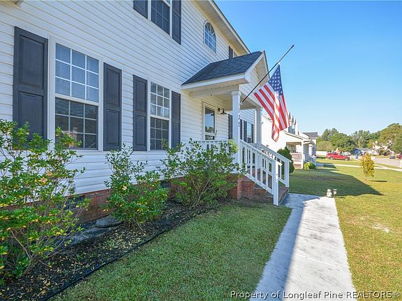 3rd image of 132 Arbor Dr