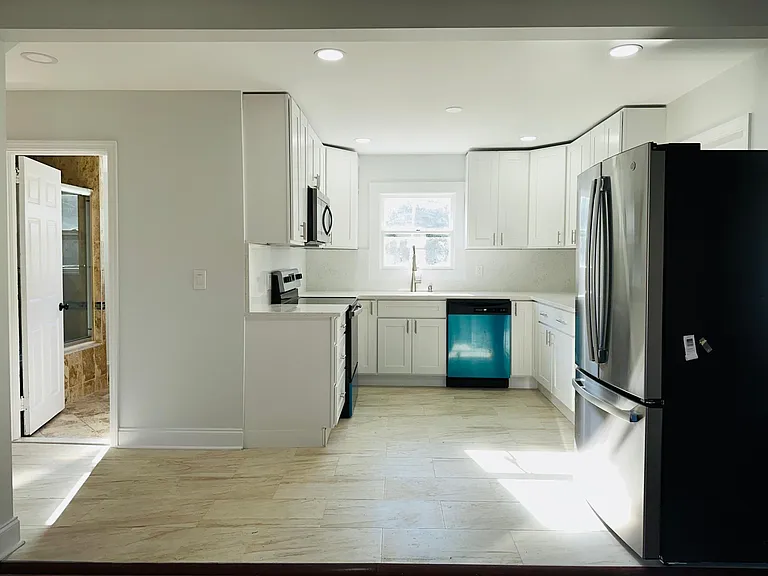 79 Hawkins Ave — Photo 3