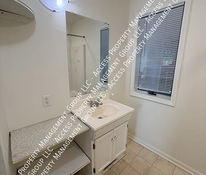 427 Pine Ave NW — Photo 8