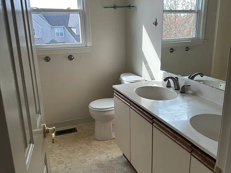 375 Jonathan Ct — Photo 12