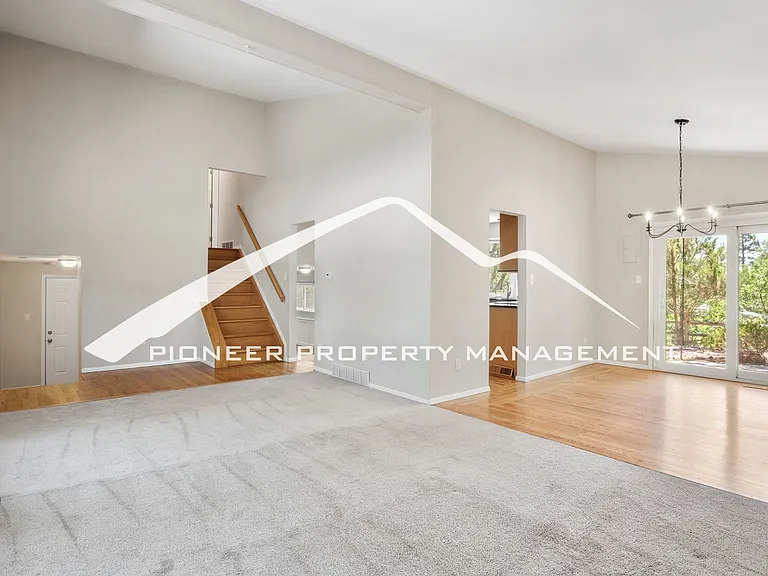 223 Dolomite Dr — Photo 6