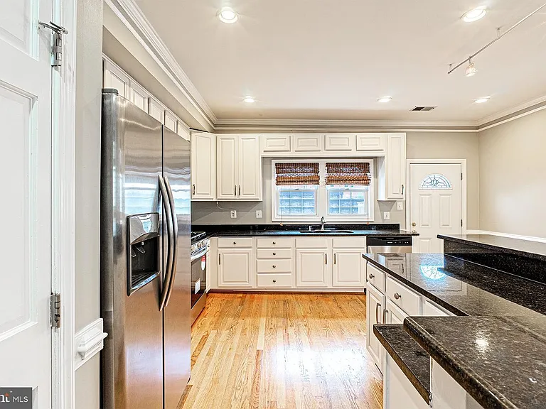 1535 Gales St NE — Photo 6