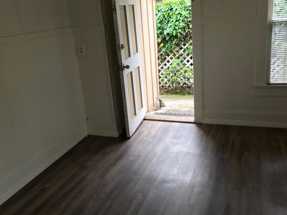2nd image of 4832 1/2 Brighton Ave