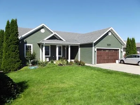 1051 Cardinal Drive, Highland, WI 53543