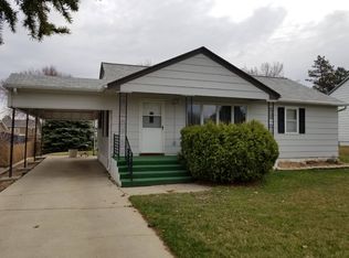 722 Harding St, Winner, SD 57580