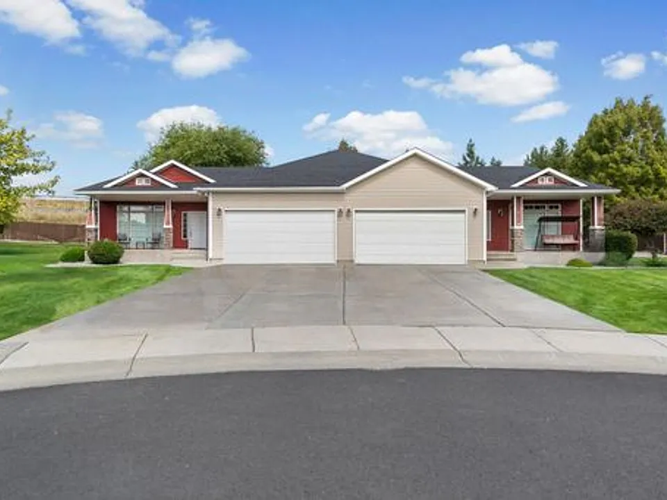 302-309 E Blackhawk Dr