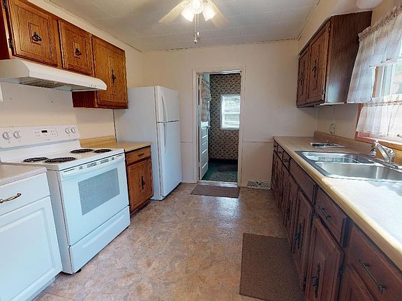 5th image of 2126 Huey St
