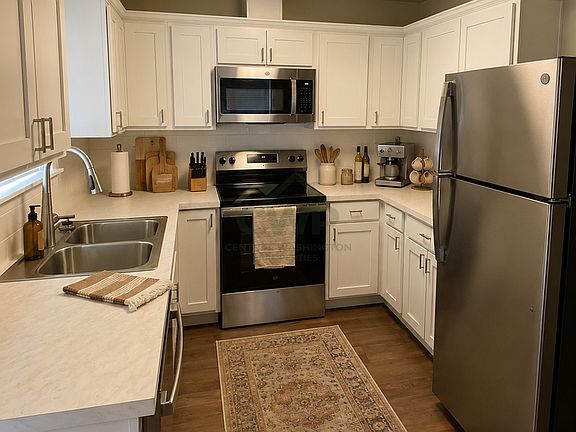 3rd image of 3417 Cascade Loop APT A