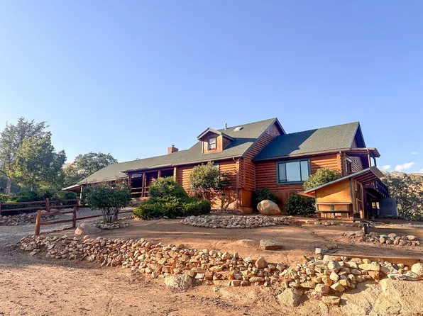 567 Mountain Shadow Rd, Wofford Heights, CA 93285