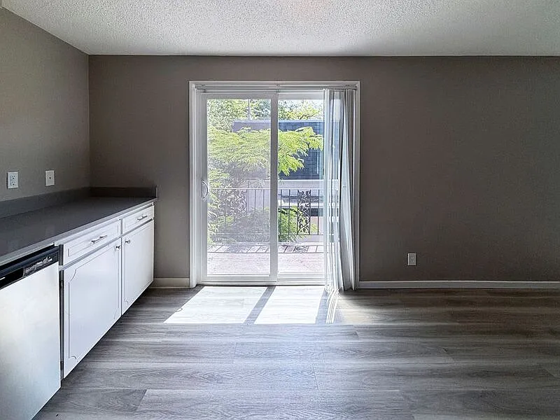2 bed, 1.0 bath, 800 sqft, $1,395 — Photo 4