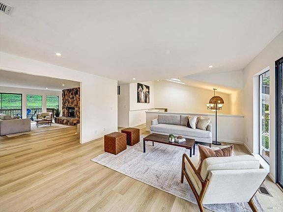 3rd image of 1135 Estates Drive