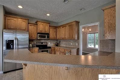 4th image of 9305 S 171st St