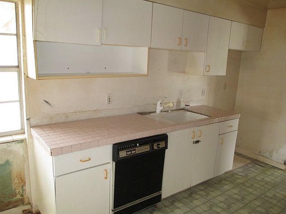 2nd image of 5912 Bimini Cir W
