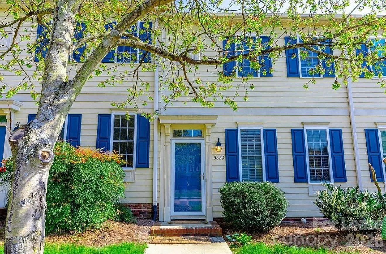 2 bed, 2.5 bath, 1320 sqft, $1,750 — Photo 1