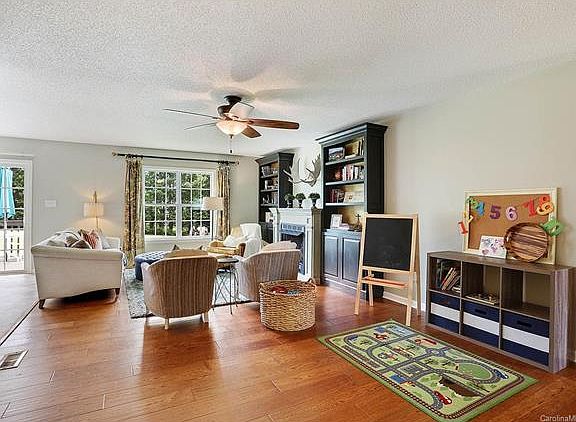 4th image of 2799 Eagle Dr
