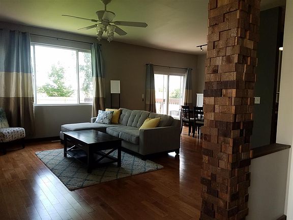 3rd image of 4606 Hilltop Dr