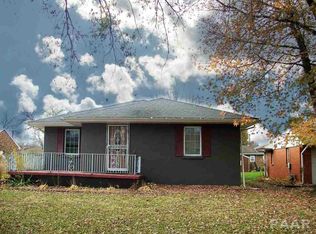 1503 N 9th St, Pekin, IL 61554