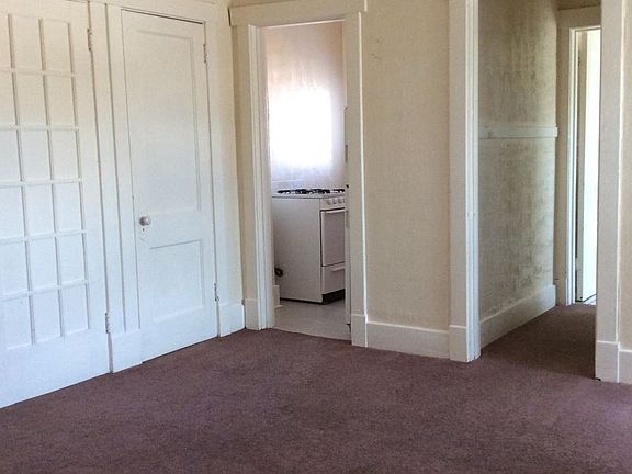 3rd image of 300 S 16th St APT 105
