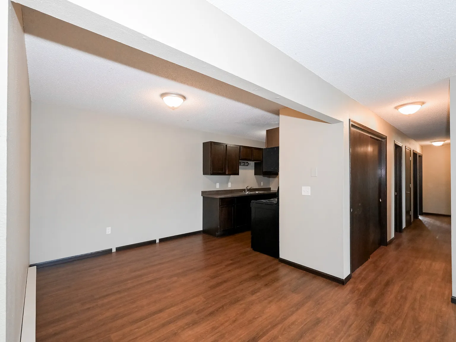 Quarters - 832 21st Avenue Southeast - 21 — Photo 3