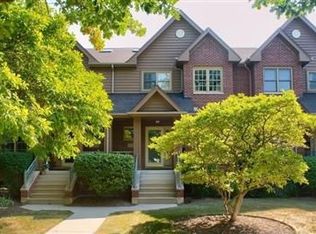 133 N Larch Ave, Elmhurst, IL 60126