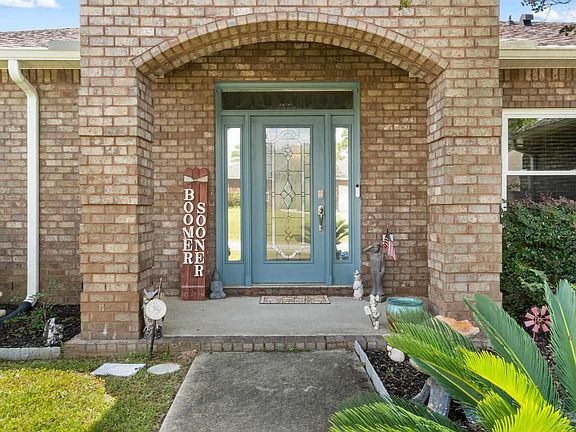 2nd image of 9989 Castleberry Blvd