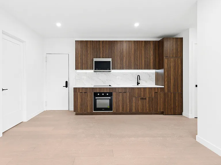 145 2nd Ave #8 — Photo 4