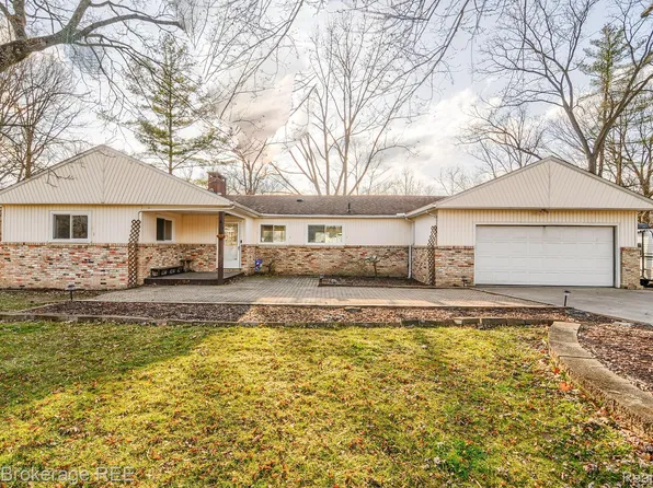 7054 Brewer Rd, Flint, MI 48507