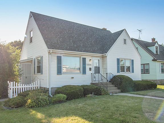 2nd image of 16260 Prairie Ave