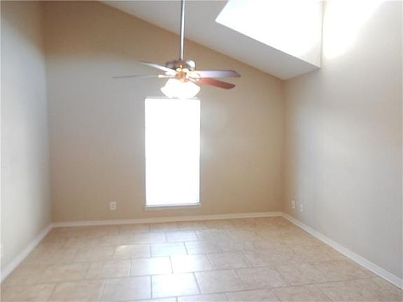 5th image of 4218 Hessmer Ave APT 318