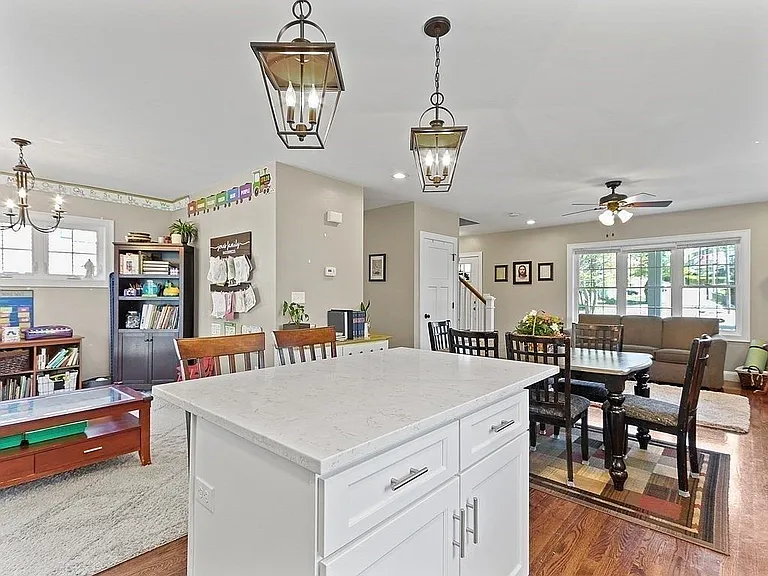 214 Shaw St — Photo 17