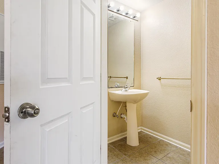 1602 Baldwin Rowe Cir #1602 — Photo 26