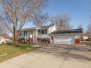 407 Sunset Dr, Jordan, MN 55352