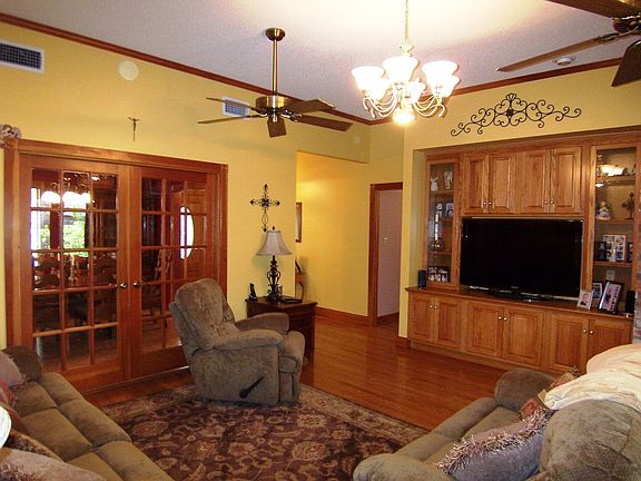 2nd image of 1300 Holly Hill Cres W
