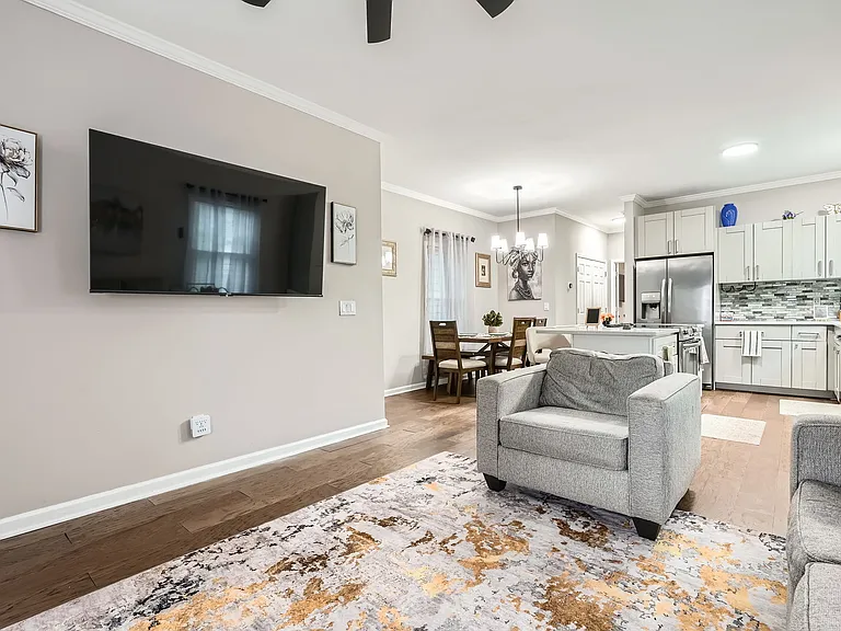 908 McDaniel St SW — Photo 11