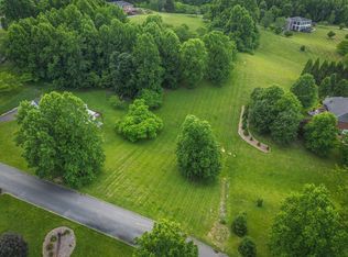 802 Quail Ridge Ct, Elizabethton, TN 37643