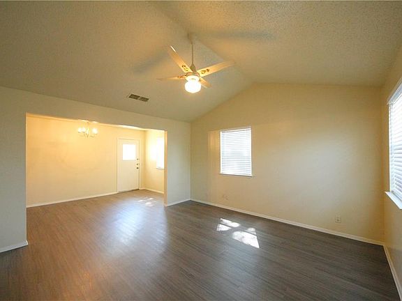 3rd image of 1407 W Mesa Park Dr