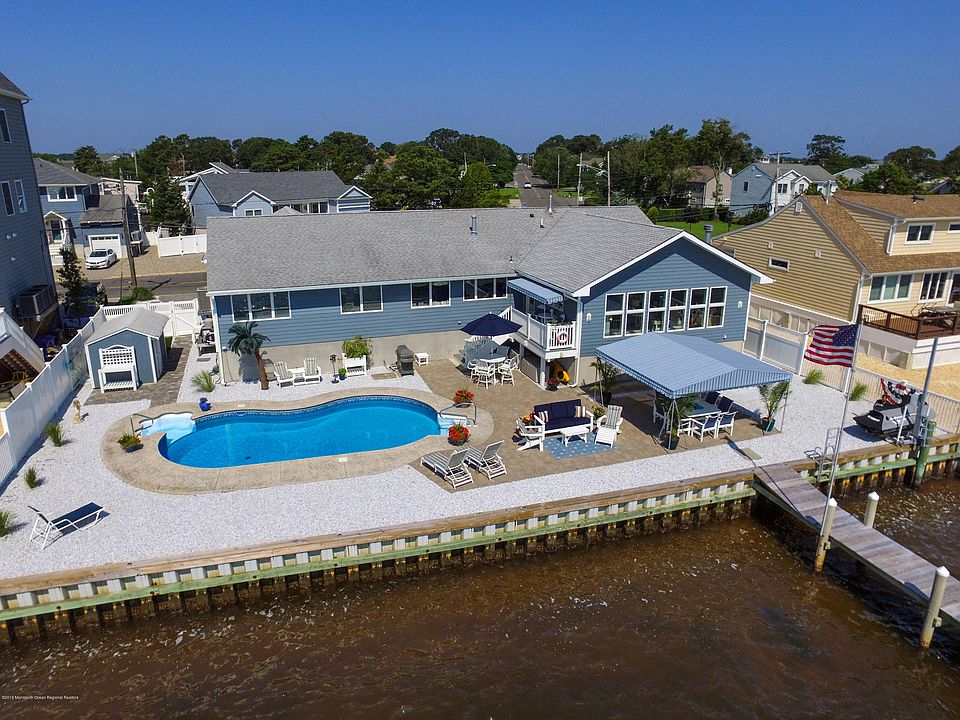 1st image of 659 Bay View Dr