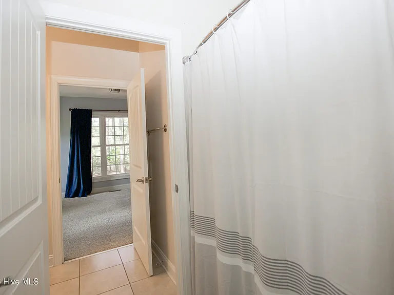 16 Montrose Ct — Photo 61