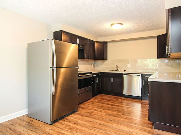 2nd image of 501 SE Davis St APT 9