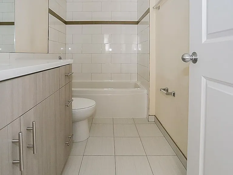3709 N Wilton Ave #3 — Photo 4