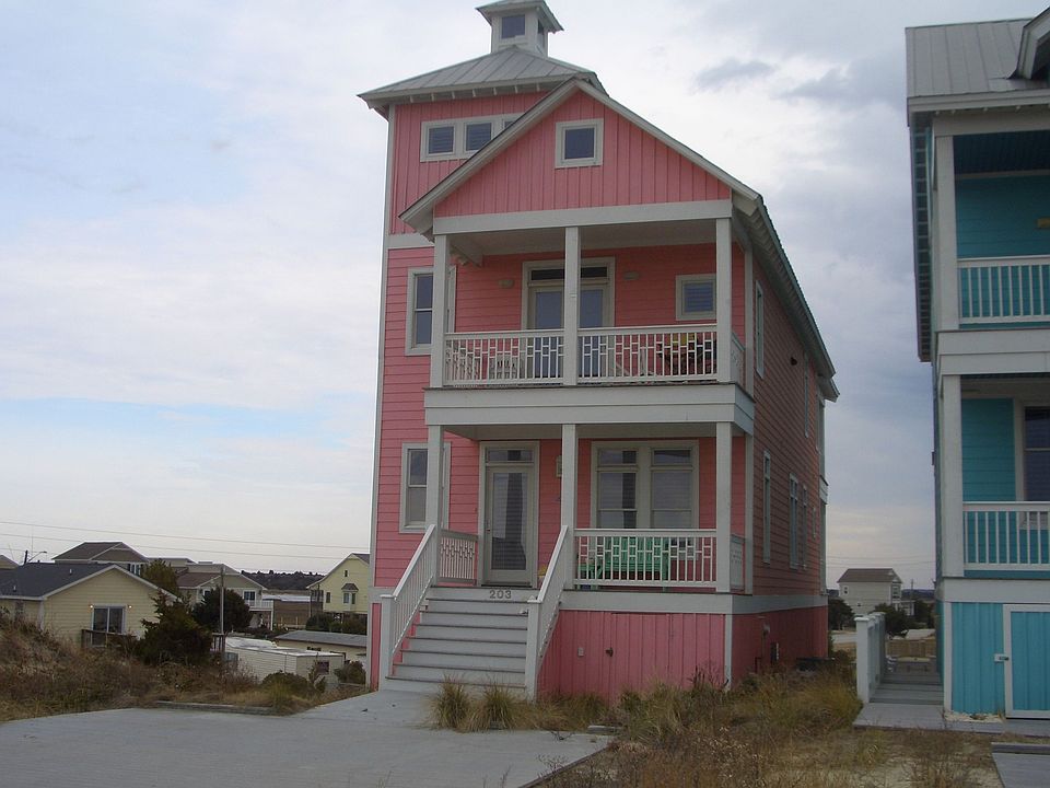 Spectacular Views of the sound, inlet & ocean!