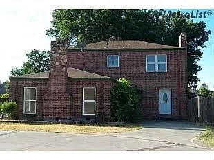 2232 Country Club Blvd photo 1