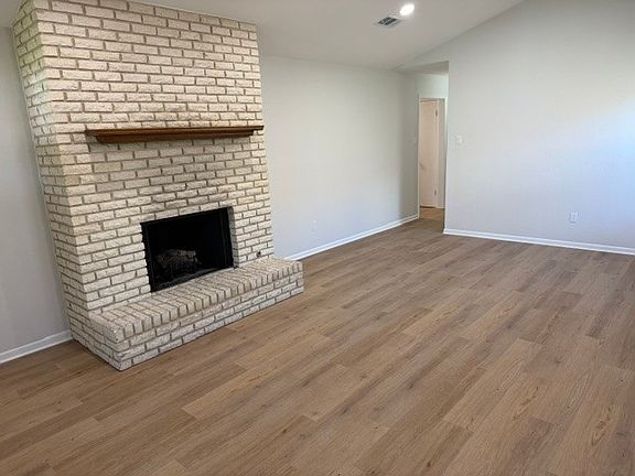 4th image of 1202 Chapel View Dr